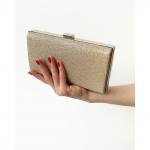 Клатч золотого цвета на цепочке