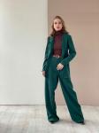 Костюм брючный из вельвета изумрудный