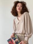 Блуза с отложным воротником в натуральном оттенке