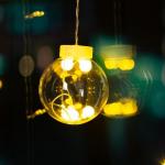 Гирлянда «Бахрома» 2.4 ? 0.7 м с насадками «Шарики», IP20, прозрачная нить, 108 LED, свечение тёплое белое, 8 режимов, 220 В