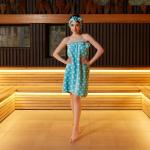 Набор для бани и ванной «Этель. Горох», полотенце-парео 75?120 см, повязка на голову, голубой