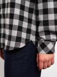 Рубашка в клетку серо-черного цвета