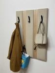 Вешалка настенная из велюра и шпона дуба (бежевый)