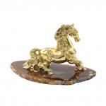 Конь из бронзы на агате 105*55*60мм