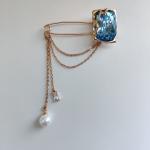 Брошь с кристаллами Swarovski