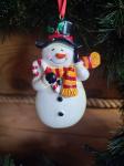 FM Елочное украшение Снеговик с конфетой, полистоун, 10х6х1,5 см.
