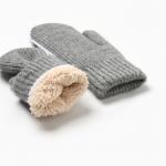 Варежки вязаные женские MINAKU, серые, размер 22 см