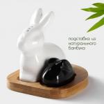 Набор фарфоровый для специй на бамбуковой подставке BellaTenero «Зайцы», 3 предмета: солонка 50 мл, перечница 20 мл, подставка, белый, чёрный