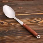 Ложка сервировочная с деревянной ручкой, длина 35 см, длина ручки 14.5 см, черпало 7?11 см