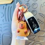 В мире животных | Объемный брелок Заводная капибара, р-р 6х3,5см (белые ножки) (в холщовом мешке)