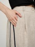 Бежевые брюки изо льна с кантами