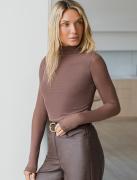 Водолазка с прозрачными рукавами